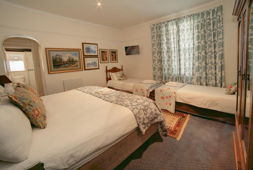 Outeniqua Travel Lodge George Room photo